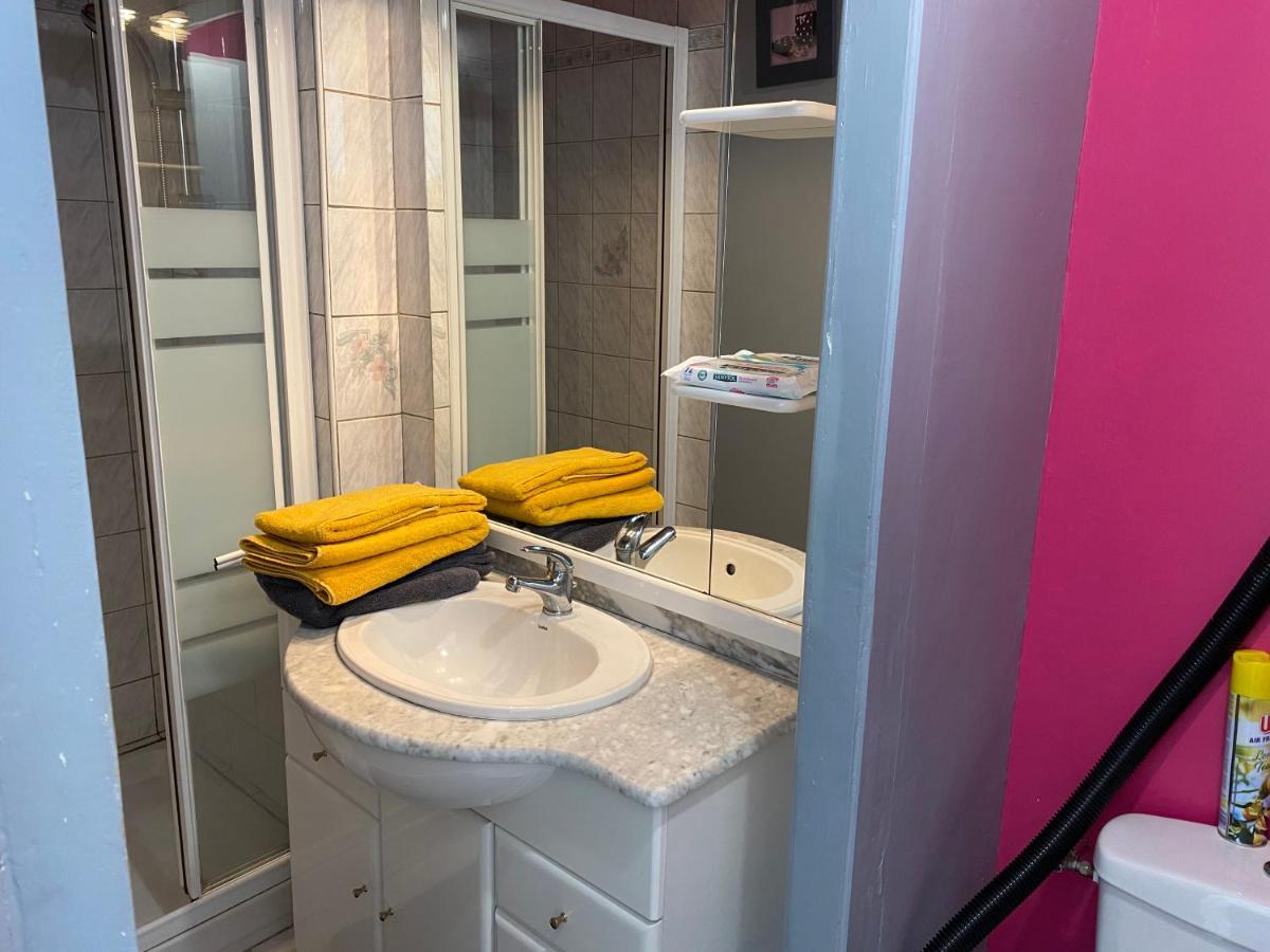 17 Rue Du Puits De La Place Apartment Granville